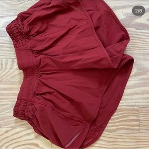 lululemon shorts 2.5 hotty hot